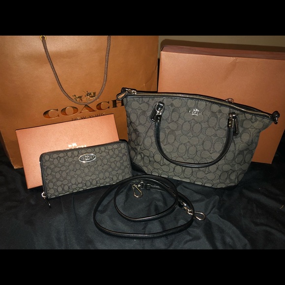 Coach purse and matching wallet